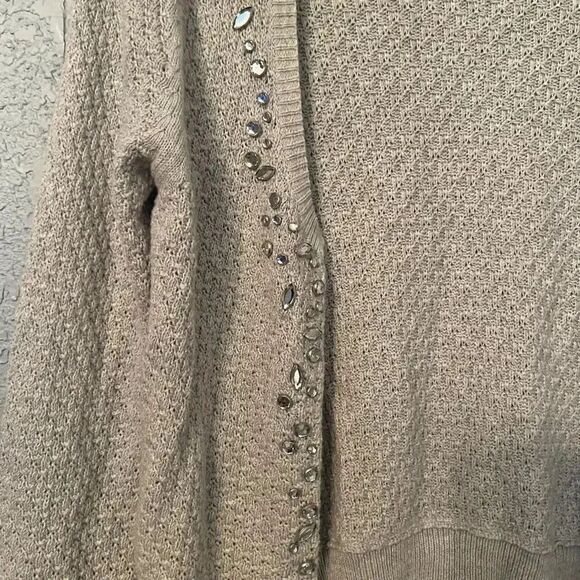 American Eagle Jeweled Clasp Knitted Cardigan Gray Size Medium - Picture 2 of 4